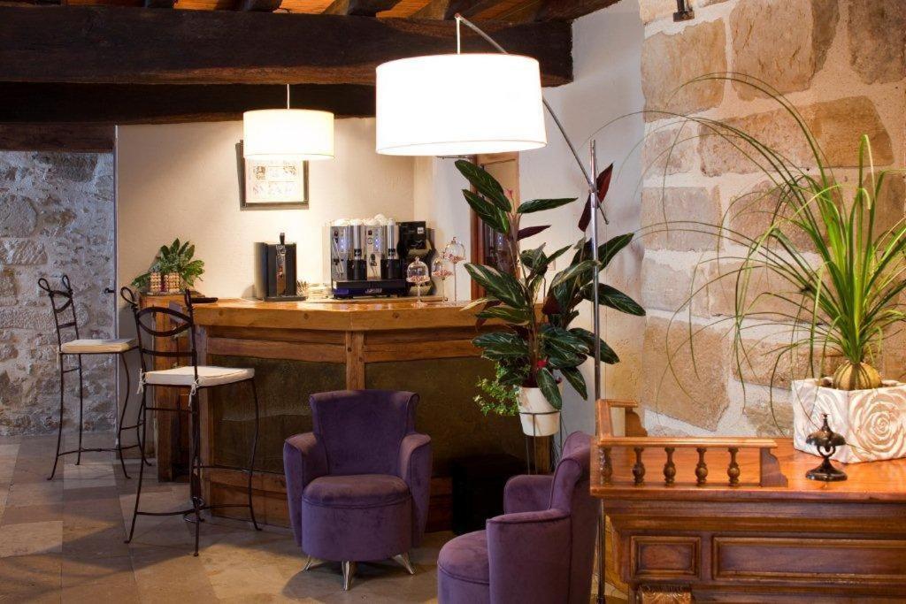 Hotel Les Remparts Мирпуа Экстерьер фото