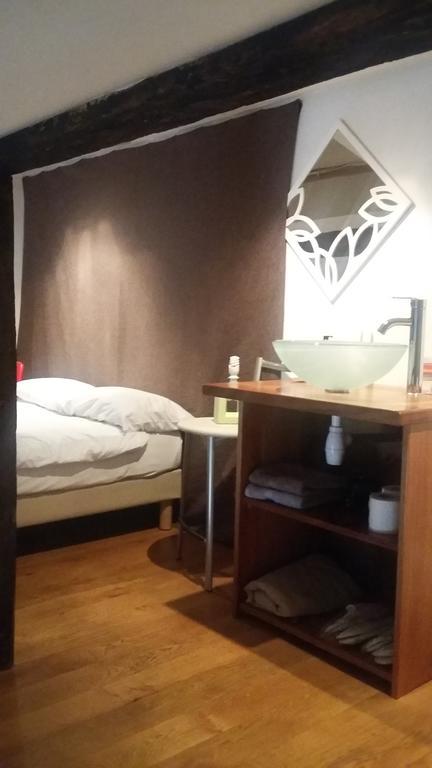 Hotel Les Remparts Мирпуа Экстерьер фото
